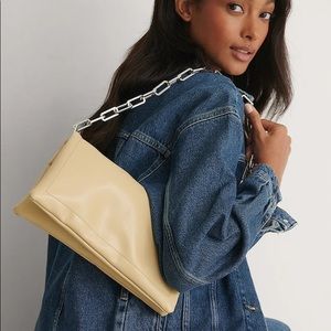 NA-KD Envelope Chain Bag